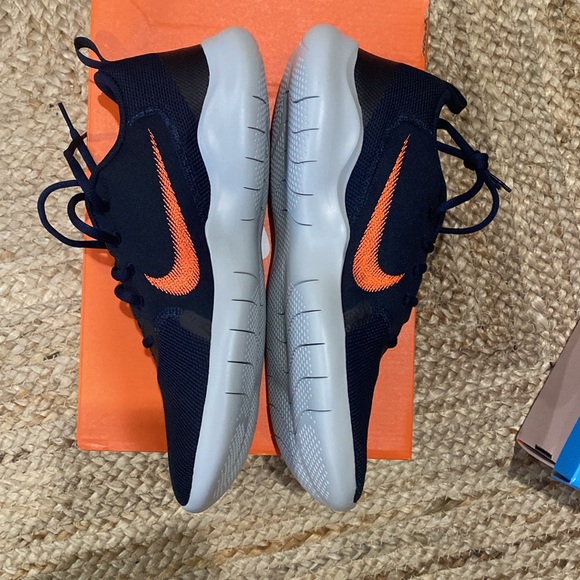 Nike Flex Experience Run 10, US10 BNIB - Picture 3 of 7